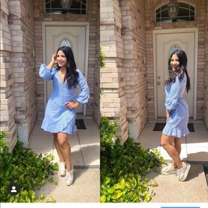 Esta un poco manchado la segunda foto se ve